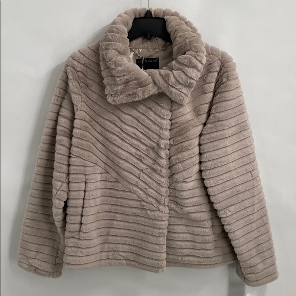 Bernardo Posh Faux Fur Jacket Cozy Soft Contemporary Casual Size Small - Picture 4 of 12